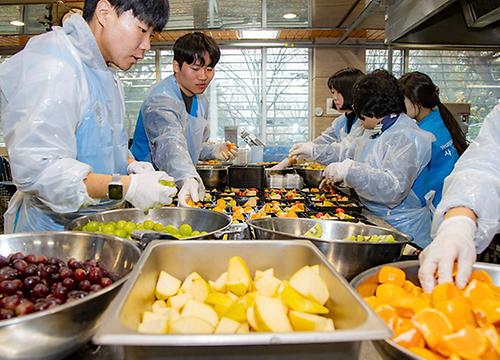 영남대 사회공헌단 봉사대, “이웃에게 온기를 전해드려요!”